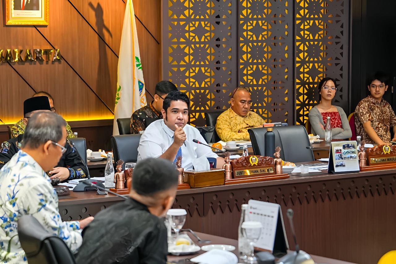 Justin PSI Kritik Acara Mewah Bank Jakarta: Laba Anjlok, Malah Hura-hura!
