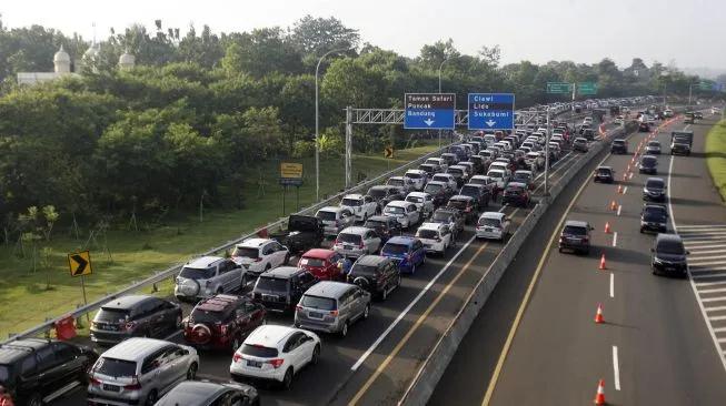 Solusi Anti-Macet di Kota Hujan: Mengapa Sewa Motor Jadi Pilihan Cerdas Wisatawan Bogor