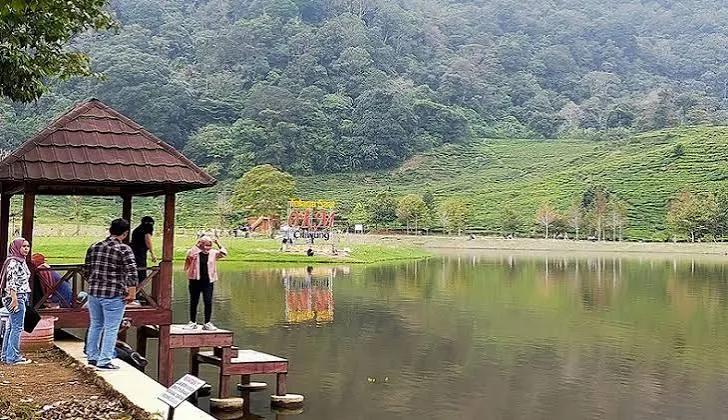 Sewa Mobil Megamendung Puncak: Solusi Sewa Kendaraan Praktis untuk Wisata Alam, Glamping, dan Perjalanan Keluarga