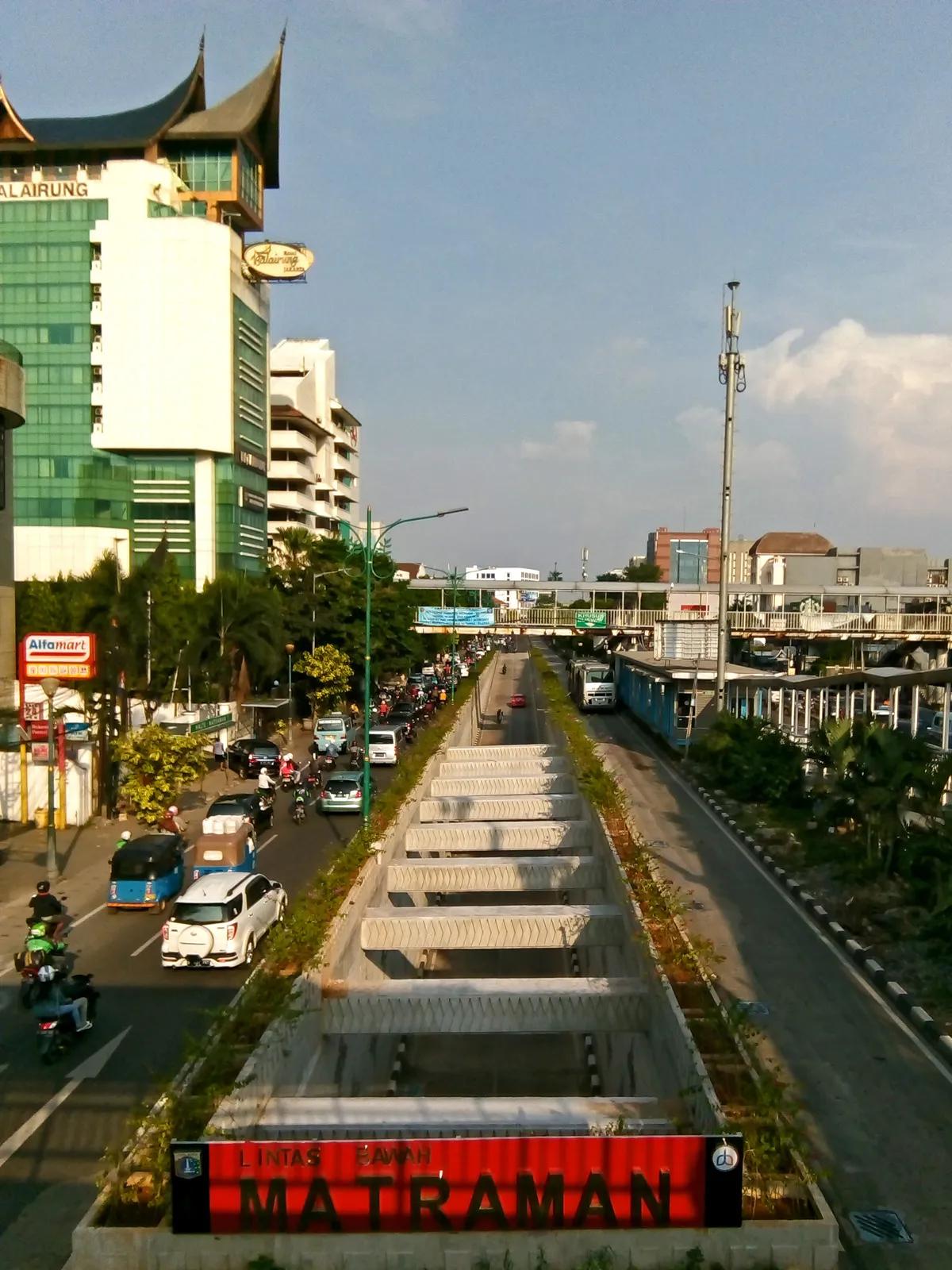 Sewa Mobil dan Motor terbaik dekat Matraman | Transgo